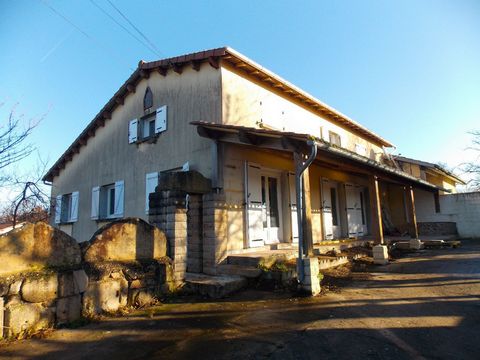 This 3 bedroomed semi detached house is located in a calm environment at the end of a country lane but is just 2 kilometres from the charming village of saint laurent sur gorre. On the ground floor there is a kitchen, large lounge, 3 bedrooms, a stud...
