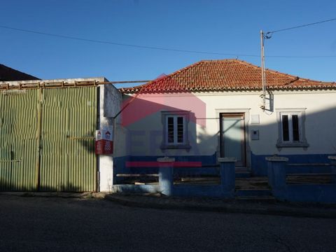 House located on a plot of 751 m2, with several independent annexes, in total we have a construction area of 557 m2, with good sun exposure. Single storey house to restore, comprising 2 bedrooms, kitchen, living room and bathroom. Close to commerce a...