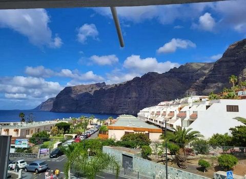 CLIFF VIEWS. Don't miss this unique opportunity! This three-bedroom, two-bathroom apartment is the perfect option for those looking to enjoy life and vacations in a privileged area due to its climate and proximity to the beach. In addition, it has tw...