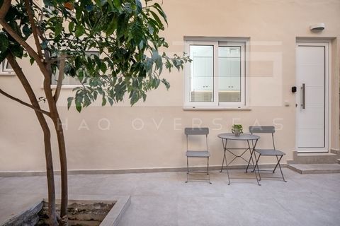 Eine neue, voll möblierte Wohnung im Zentrum von Rethymno, nur einen kurzen Spaziergang vom langen Sandstrand und allen Annehmlichkeiten in der Altstadt und der Neustadt entfernt. Dieses zweistöckige, 30M2 große Studio ist gut geplant und bietet Stad...