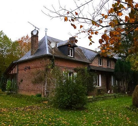 Le Tronquay is a commune located in the Eure department in the Normandy region, close to the national forest of Lyons la Forêt, 100 kms from Paris, 30kms from Rouen and 1h30 from the first seaside of Normandy. It is in a very quiet and pleasant envir...