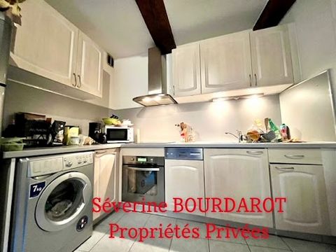 Séverine BOURDAROT offers you in exclusivity in the town of Villeneuve les Maguelone a village house of more than 56m² completely renovated with the possibility of making two independent apartments. Located in the heart of the city, the house is in t...