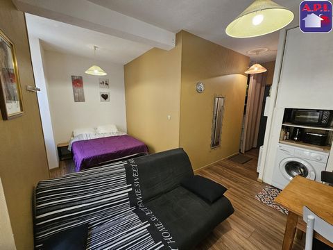 HYPER CENTRUM VAN AX Zeer aangename studio gelegen in het centrum van Ax les Thermes met uitzicht op een rustige voetgangersstraat. Gelegen op de eerste verdieping van een woning met lift, indien gewenst kunt u ook een apart slaapgedeelte creëren. Vo...