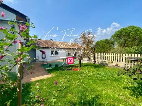 Vanessa and Frédéric present this family house located in the heart of the village of Lagorce 33230 adjoining by the garage, close to the amenities of the town of Coutras located 5 minutes by car. This pretty family house will offer you a large equip...