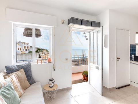 Découvrez votre escapade côtière de rêve dans ce charmant appartement de 2 chambres situé au deuxième étage dans le village pittoresque de Burgau. Offrant un mélange parfait de confort et d'environnement magnifique, cet appartement est idéal pour les...