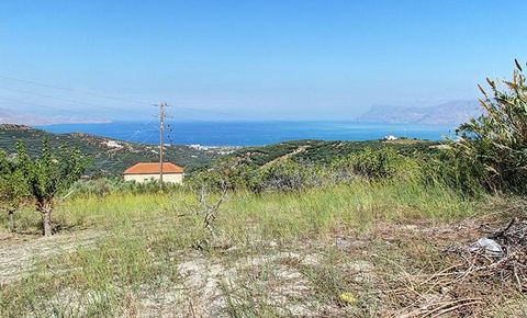 Kreta, Kasteli, Marediana. Für saqle ein Land von 2.012 qm, bebaubar, kann es Strom, Wasser, Telefon empfangen, weil es innerhalb der Siedlung ist. Das Grundstück hat auch die Möglichkeit, in drei Grundstücke geschnitten werden, von denen zwei 700 qm...