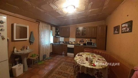 Номер в базе компании: 24994141. Продажа кирпичного дома Ростовская обл., Каменский р-н., х. Старая Станица. Общая площадь 85 кв.м., жилая 50 кв.м., кухня 10 кв.м., участок 7 соток, свет, вода, газ в доме. Дом со всеми условиями для комфортного прожи...