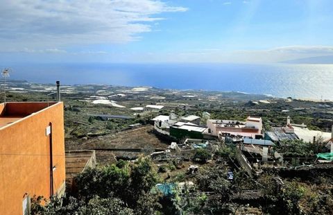 Casa rural en venta en el pueblo de Chío, en el municipio de Guía de Isora. Esta amplia propiedad tiene varios espacios exteriores y consta de varias partes que se pueden dividir en tres apartamentos diferentes: un apartamento de dos dormitorios con ...