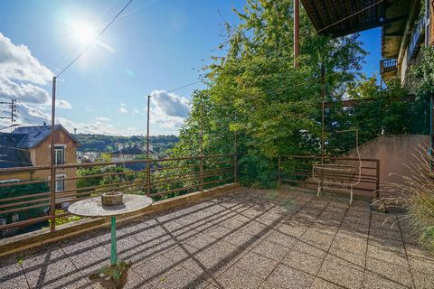 Located just a 5-minute walk from Rodez City Center, this family T6 house of approximately 160m² of living space with garage will seduce you with its old character and originality. You can enjoy its large south-facing terrace and its unobstructed vie...