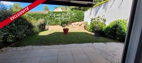 Sous offre ! Situé dans la charmante ville de Vidauban (83550), cet appartement T3 de 57m² offre un cadre de vie agréable, Cet appartement comprend 2 chambres, une salle d'eau avec douche italienne, une cuisine de marque Mobalpa restant aménagée et é...