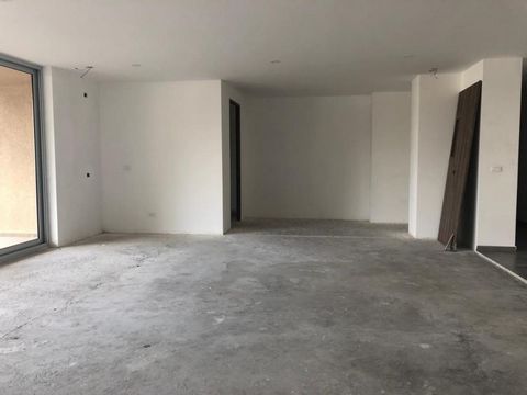 Hermoso Garden House en venta en uno de los fraccionamientos más seguros, con campo de golf y a unos minutos de Interlomas. Gran oportunidad para vivir con estilo, confort, tranquilidad y seguro..Cuenta con cuatro habitaciones cada una con baño compl...