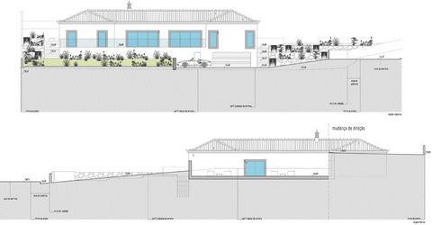 ¡Terreno edificable con proyecto aprobado! Este terreno, con una superficie total de 2251m2, cuenta con proyecto aprobado para la construcción de una casa de una sola planta con líneas contemporáneas de 279m2. La casa será del tipo T4, con todos los ...