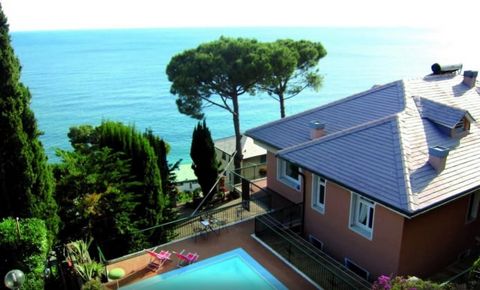 Die Villa Mael befindet sich in einer wunderschönen Region der ligurischen Ostküste, zwischen Portofino und Genua. Es hat auch einen privaten Zugang zum Meer, der zu Fuß erreichbar ist. Die Villa Mael wurde 2021/22 restauriert und verfügt über drei S...