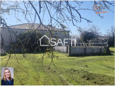 Construite sur les hauteurs de Berneuil, cette maison en pierre et moellons est entourée d'un jardin entièrement clos, 2 entrées véhicules et une dépendance non attenante à restaurer, complètent le bien. Dotée d'une vaste cuisine avec cheminée, salle...