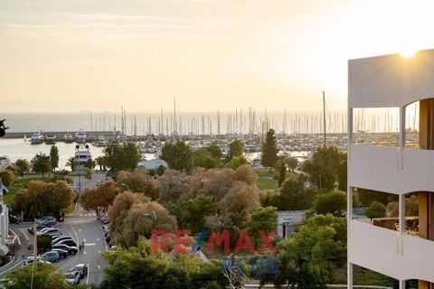 Alimos, Wohnung Zum Verkauf, 52 m², Status der Immobilie: Exzellent, Etage: 6., 1 Schlafzimmer 1 Küche(n), 1 Badezimmer, Heizung: Zentral - Benzin, Aussicht: Meerblick, Baujahr: 1970, Energieausweis: G, Bodenbelag: Holzböden + Marmor, Art der Türrahm...