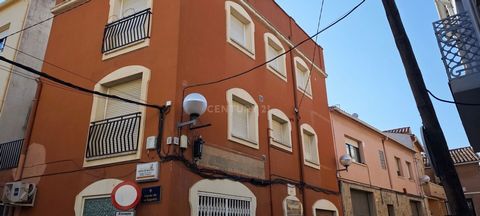 ESPECTACULAR CASA TRES PLANTAS-MAS LOCAL-RIPOLLET Gran oportunidad casa adosada de tres plantas en barrio muy tranquilo en Ripollet Gran oportunidad Casa adosada/ triplex año de construcción 1900. Ubicada en el centro de Ripollet, barrio muy tranquil...