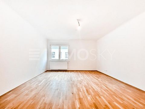 Simply great! This wonderful 3-room apartment on the 4th floor of the elevator convinces with an optimal room layout (suitable for shared flats). From the practical anteroom you can access the spacious kitchen-living room, where you can spend unforge...