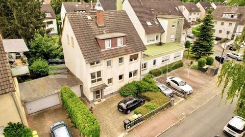 Mehrfamilienhaus in Frankfurt Zeilsheim mit 3 Wohneinheiten, vollständig vermietet, mit Garten und 3 Parkplätzen Das Mehrfamilienhaus befindet sich in einer ruhigen und dennoch zentralen Lage in Frankfurt Zeilsheim. Zeilsheim zeichnet sich durch eine...