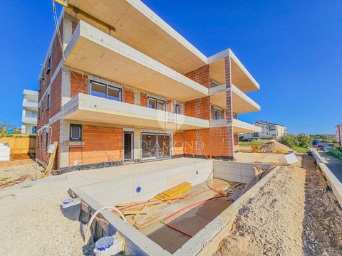 Location: Istarska županija, Novigrad, Novigrad. Gelegenheit! Istrien, Novigrad Diese moderne Wohnung mit Swimmingpool und 3 Schlafzimmern befindet sich in einer großartigen Lage, nur 750 Meter vom Meer und dem Zentrum von Novigrad entfernt! Die Wohn...