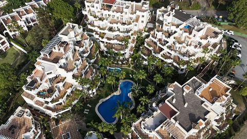 Located in Nueva Andalucía. Wonderful 3 - bedroom apartment in Nueva Andalucía Marbella, in la Fuente de Aloha urbanization, with 24 hours of security and good infrastructure: There are 76 apartments and penthouses at Fuente Aloha, all built to a hig...