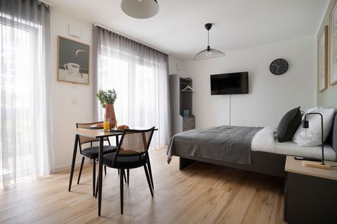 Willkommen in Osnabrück! Unsere Apartments sind komfortabel und funktional eingerichtet und verfügen über eine stilvolle Dekoration. Jedes Apartment ist mit modernen Annehmlichkeiten ausgestattet, darunter eine voll ausgestattete Küche und kostenlose...