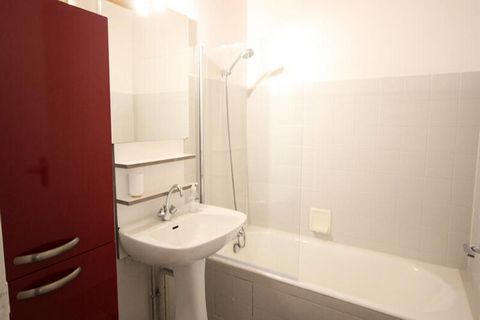 De residentie is gelegen in Chamrousse 1650 (Le Recoin) Residentie met lift van 8 verdiepingen en 51 accommodaties. Gratis pendeldienst onderaan het gebouw naar het station (Le Recoin en Roche Béranger). Appartement van 55 m2. Op de 1e verdieping met...