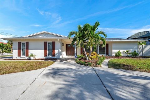 Welcome Home! No water or flood damage from recent 2024 hurricanes. Own a cozy, open concept home in upscale Harbor Bluffs, surrounded by many beautiful homes. The home is a 4 /2 floor plan, with lots of natural light, luxury vinyl plank flooring, ti...