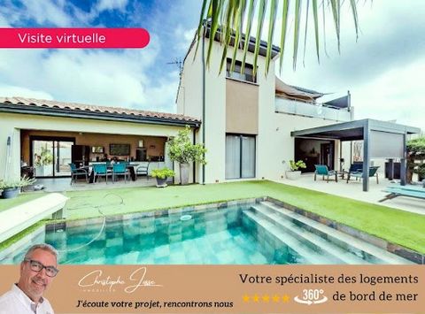 Christophe Josse, votre conseiller immobilier, vous présente cette charmante villa contemporaine avec piscine de 2019 : un havre de paix à deux pas de tout ! *** LOCALISATION *** Située à Sigean (11130), cette villa se trouve dans le charmant village...