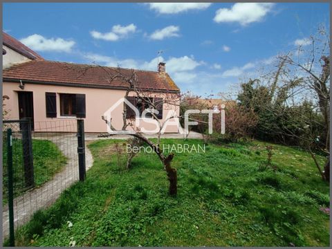 Situé au Coeur de Saint Germain de la grange, cette maison récemment rénovée et isolée par l'extérieur ,vous séduira par son énorme potentiel. Cette maison vous propose un charmant salon lumineux avec cheminée, une grande chambre avec un bel espace d...