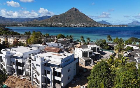 Découvrez ce somptueux penthouse de 272 m² au sein du prestigieux projet Shoba Villas & Residences by Maradiva, sur la côte ouest de l’Île Maurice. Caractéristiques principales : Surface de vie intérieure : 188 m² Terrasse spacieuse : 84 m² Surface t...