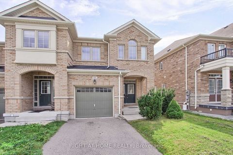 This spacious residence is the epitome of elegance , nestled on the heart of most desirable area Jefferson Forest of Richmond Hill , surrounded by parks and trails. This exquisite End Unit townhome is one of the largest and brightest models on site ,...