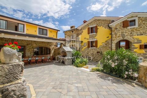 Location: Istarska županija, Pićan, Tupljak. Pićan, surroundings In a small Istrian village in the eastern hinterland of Istria is located this charming property with two houses with enchanting views of the greenery. Only 12 kilometers from the sea. ...