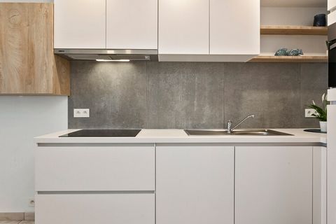 Ontdek dit prachtig gerenoveerde appartement in residentie Nordvrie, waar een unieke combinatie van comfort en een betoverend frontaal zeezicht garant staat voor een zorgeloze vakantie aan de kust. Hier wordt u elke dag verwelkomd door het kalmerende...