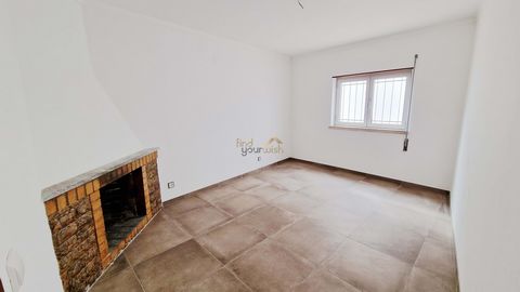 We present you this charming apartment located in the town of Calvaria de Cima . With two bedrooms and one bathroom, this property renovated in the year 2023, offers a total area of 102.75 square meters, including a large living area of 83.60 square ...