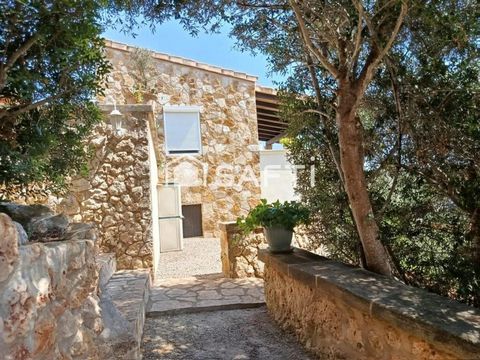 Villa in Cala Romántica with separate apartment and large garden. All documentation up to date. Find your own Paradise in Cala Romántica. The villa has two independent apartments. The main floor is approximately 90 square meters with two bedrooms, a ...
