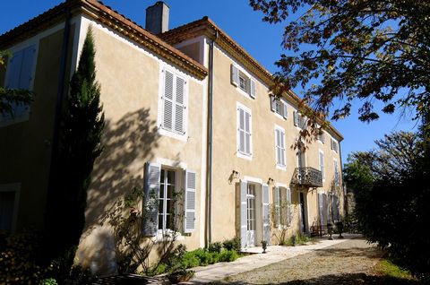 MAGNIFIQUE PROPRIETE AVEC ACTIVITE COMMERCIALE