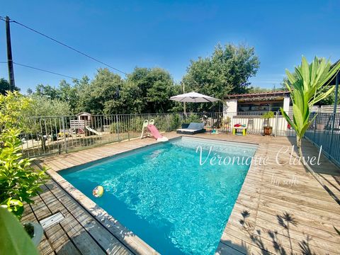 Villa contemporaine de 114m2 posée sur un terrain de 1042m2 avec piscine