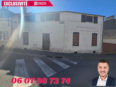 Exclusivité Benjamin Propriétés Privées ! A Hirson, proche du centre ville, retrouvez cette grande maison de 120m2 à rénover. Composé au RDC d'une pièce de vie, d'une cuisine, d'un WC et d'une chambre. à l'étage retrouvez un couloir desservant 2 cham...