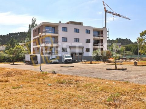 Magnifique appartement neuf de 3 chambres, avec des finitions modernes et une excellente orientation solaire, idéal pour ceux qui apprécient le confort, la fonctionnalité et la commodité dans la vie quotidienne. Son emplacement privilégié à côté de l...