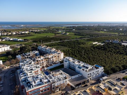 Shop / Commercial Space in Tavira São Pedro / Quinta do Caracol This 15 m² commercial space is under construction in one of the most valued and sought-after areas of Tavira the Quinta do Caracol / São Pedro urbanization. With modern lines and integra...