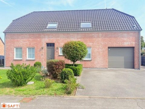Maison individuelle contemporaine de 2012 sur 916 m² de terrain, dans un environnement calme et résidentiel