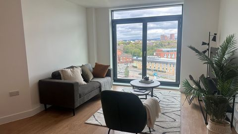 Tenanted 1-Bed Investment Opportunity -  Salford Quays A prime opportunity to acquire a tenanted one-bedroom apartment in the sought-after development, ideally located in Salford Quays with picturesque views over the water and towards Old Trafford. I...