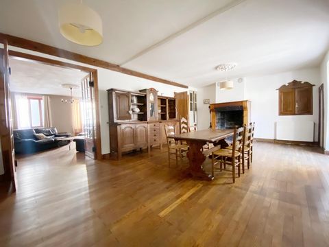 Maison de caractère au cœur de Viane – Espace, charme et nature