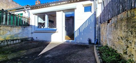 Echoppe en centre ville, 2 Chambres, Garage, Cave, Cour