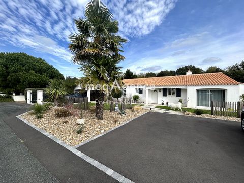 Maison de plain-pied de 155 m² piscine et jacuzzi