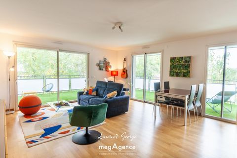 APPARTEMENT 121m2 - Balcon 42m2 - Double box, cave