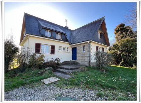 Dpt Morbihan (56), à vendre NOYAL PONTIVY maison P8 de 193 m² - Terrain de 4 520,00 m² - Plain pied