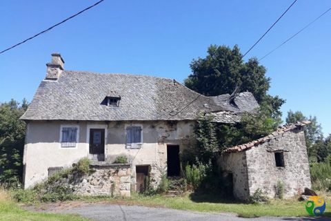 Situated in a small hamlet within the commune of Goulles is this property, which consists of 2 small houses for complete renovation, or even to be made into one dwelling. Both electricity and water are at the property, although disconnected at presen...