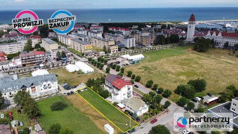 New offer, only with us, no commission from the buyer! A service and multi-family building plot in the heart of Władysławowo, just about 700 meters in a straight line from the beach. About 250 meters from the best amusement park in the area - Lunapar...