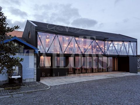 On one of the most beautiful beaches of the stunning island of Faial - Azores, we find a unique restaurant, Praya. Not only for its excellent location but also for the building, very interesting and bold, it is a nook with evident demand for tourists...